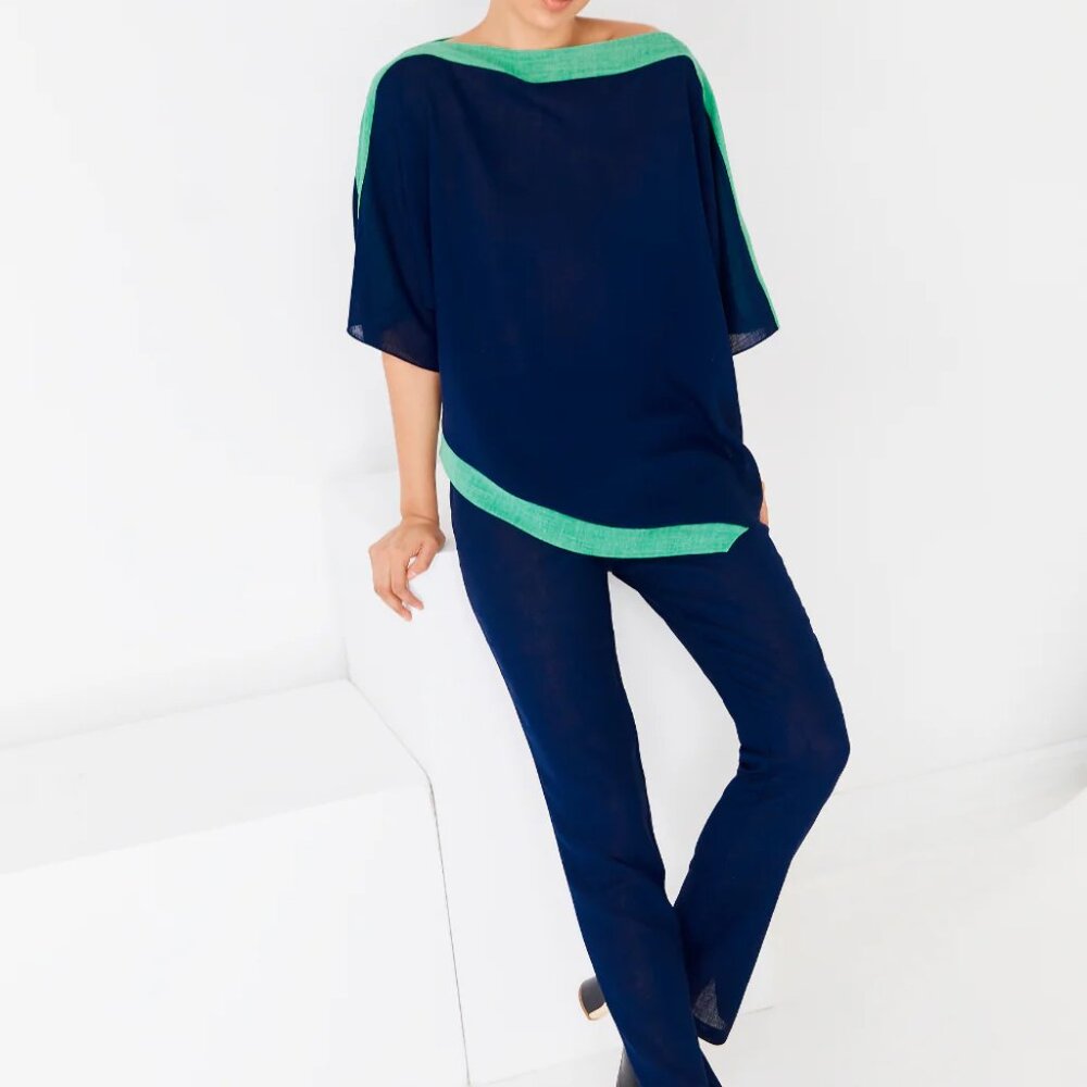 EMMELLE Size One (10-12) Blue Asymetical Tunic w/Contrast Color Block Sleeves